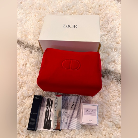 New DIOR  RED EMBROIDERED COSMETICS BAG with freebies - Picture 2 of 10